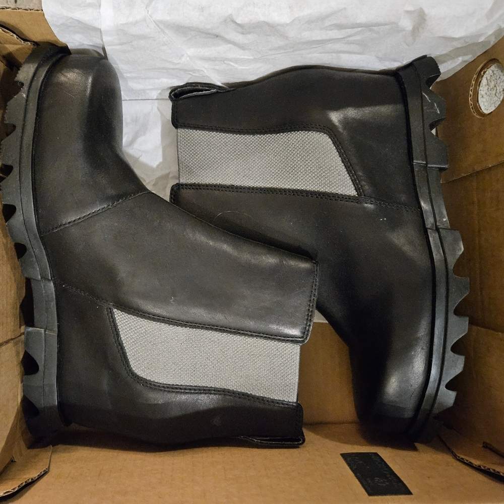 Sorel Joan of Artic Wedge lll Chelsea size 9